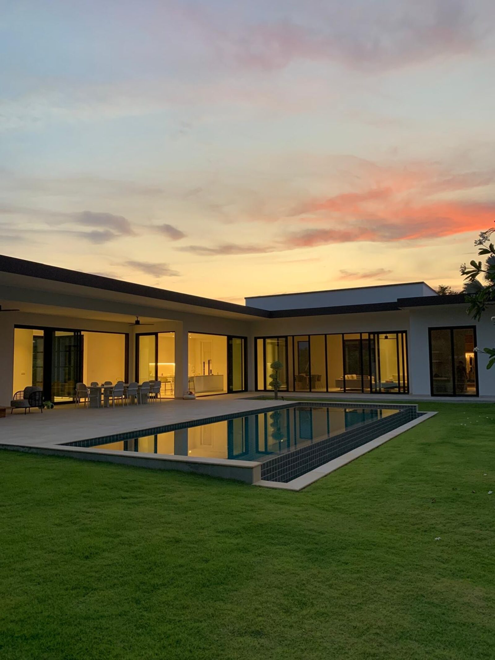 Villa, mission internationale